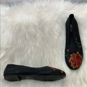 Anthro Seychelles Black Leather Floral Flats